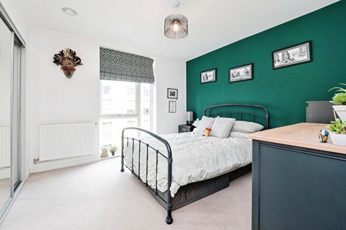 1 Bedroom Flat For Sale In Mahindra Way, London, E6