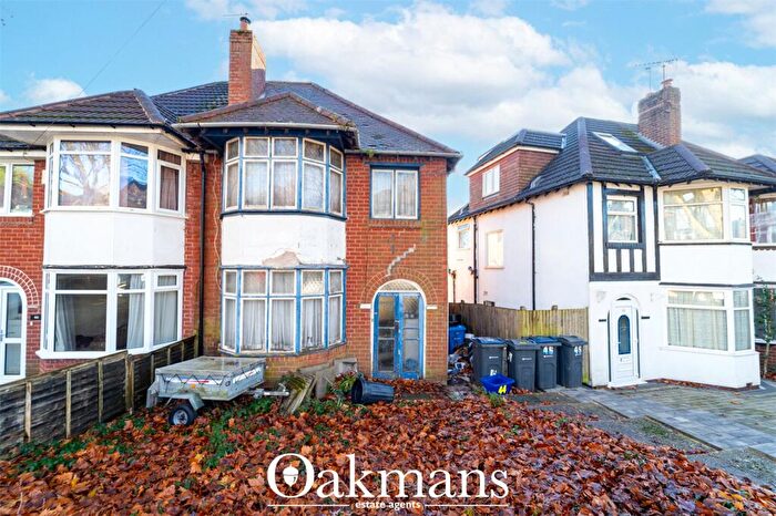 3 Bedroom Semi Detached House For Sale In Broughton Crescent, Birmingham, West Midlands, B31