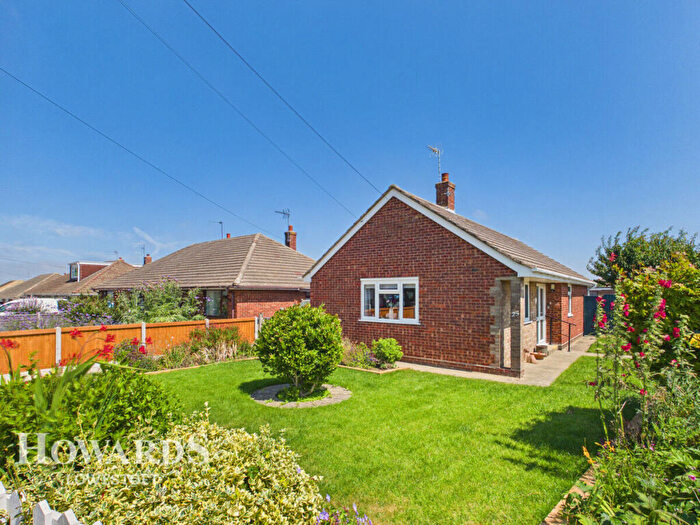 3 Bedroom Detached Bungalow For Sale In Kilbourn Road, Pakefield, NR33