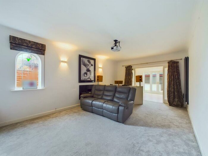4 Bedroom Detached House For Sale In Monarch Drive, Kingsmead, Cheshire, CW9