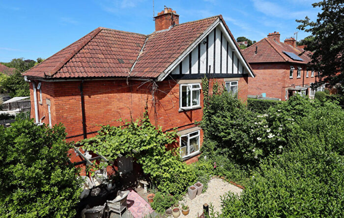 3 Bedroom Semi Detached House For Sale In St. Edmunds Road, Glastonbury, BA6