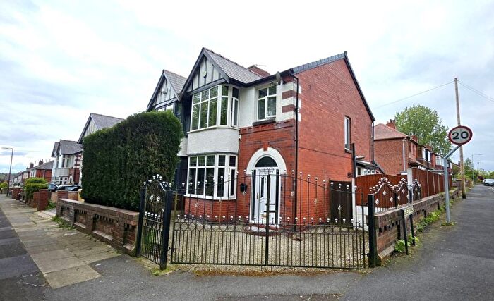 3 Bedroom Semi-Detached House For Sale In Devonshire Road, Bolton, BL1