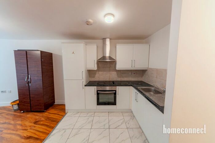 1 Bedroom Studio To Rent In Cranbrook Road, Ilford, IG1