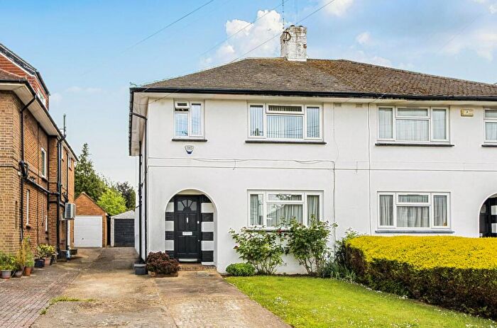 3 Bedroom Semi-Detached House For Sale In Pyecombe Corner, Woodside Park, N12