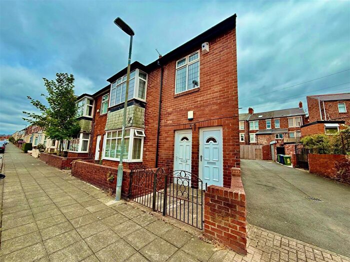 2 Bedroom Flat For Sale In Fern Dene Road, Gateshead, NE8