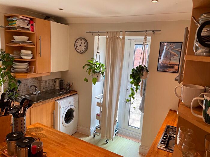 2 Bedroom Flat To Rent In Constantine Road, , Hampstead, NW3
