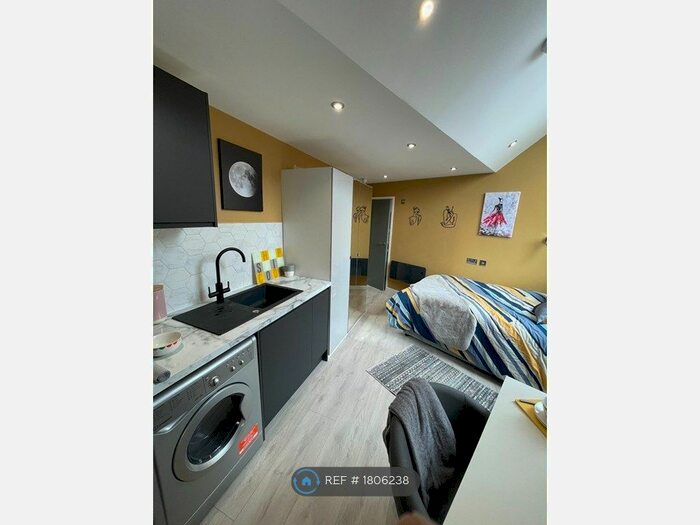 Studio To Rent In Broad Street, Nottingham, NG1