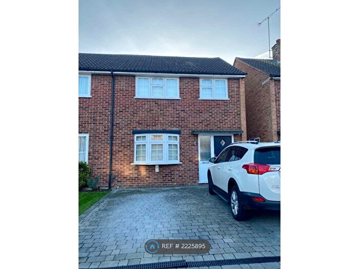 3 Bedroom Semi-Detached House To Rent In Lower Croft, Swanley, BR8