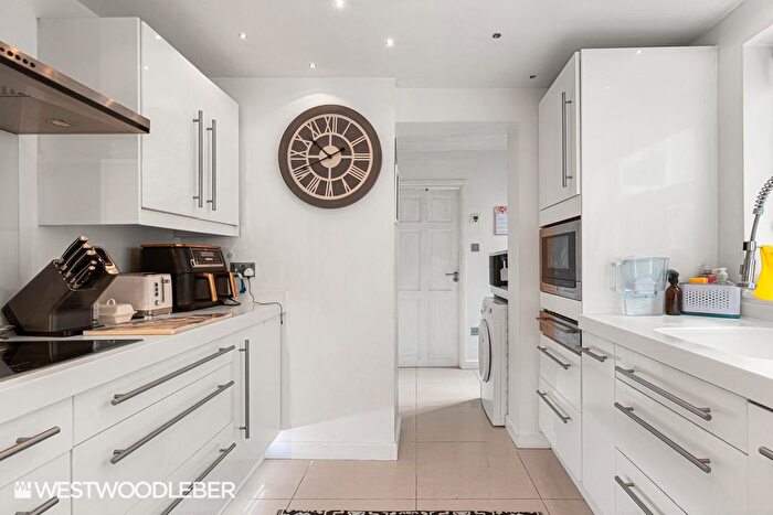 3 Bedroom Terraced House For Sale In Rye Road, Hoddesdon, EN11