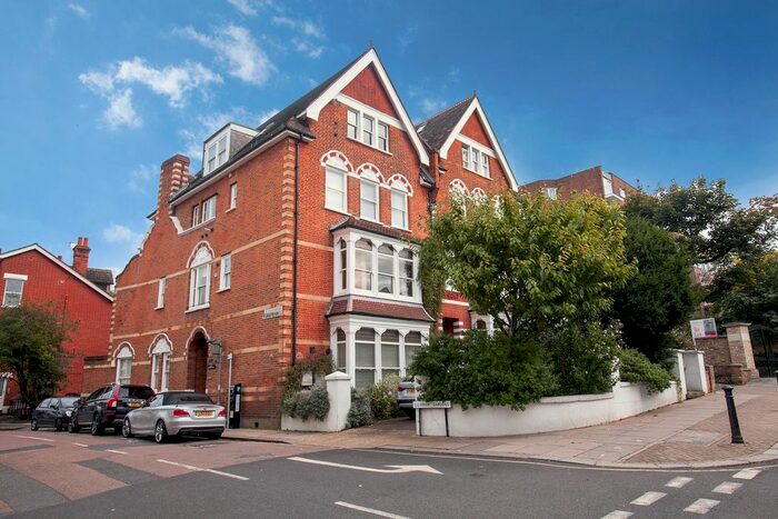 3 Bedroom Flat To Rent In Richmond Hill, Richmond, Surrey, Uk, TW10