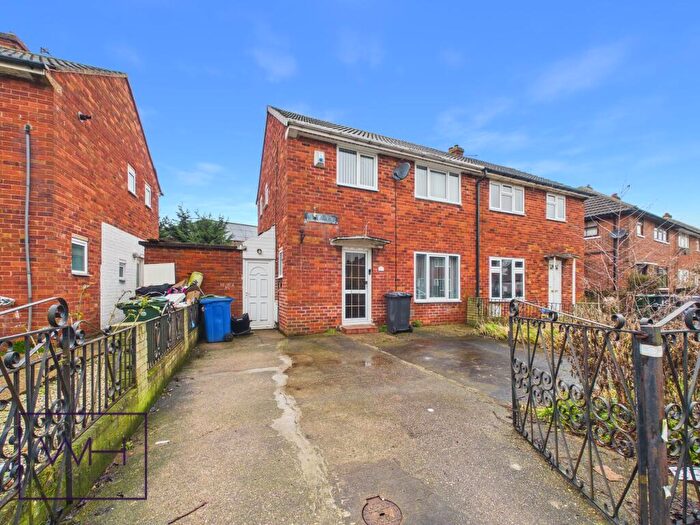 2 Bedroom Semi-Detached House For Sale In West Avenue, Stainforth, DN7