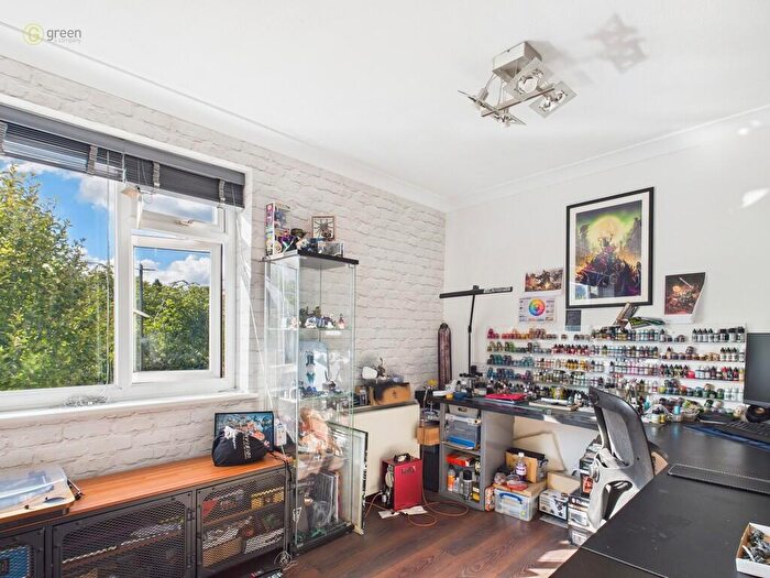 1 Bedroom Apartment For Sale In Garrard Gardens, Sutton Coldfield, B73