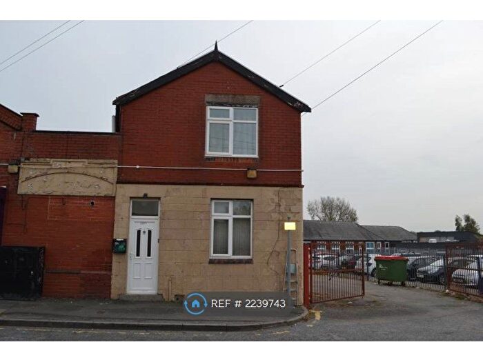 3 Bedroom End Of Terrace House To Rent In Clipsley Lane, Haydock, St. Helens, WA11
