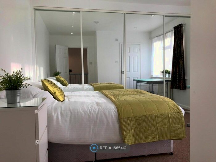 6 Bedroom Semi-Detached House To Rent In Harefield Road, Southampton, SO17