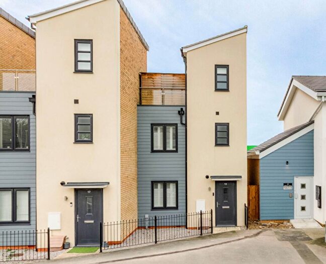 2 Bedroom End Of Terrace House For Sale In Selkirk Drive, Oakridge Park, MK14