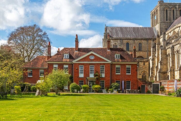 6 Bedroom Semi-Detached House To Rent In The Close, Winchester, SO23