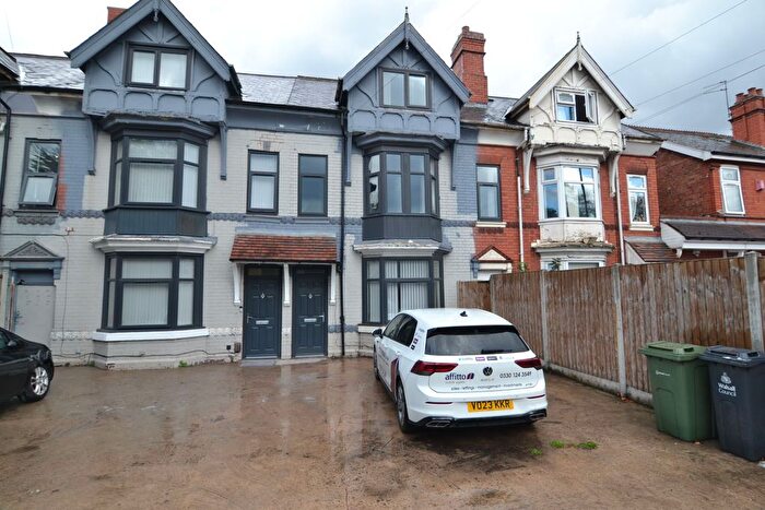 5 Bedroom Terraced House To Rent In Bescot Road, Walsall, WS2