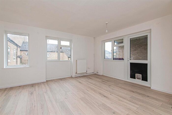 3 Bedroom Apartment To Rent In Ripley Walk, Corby, NN18