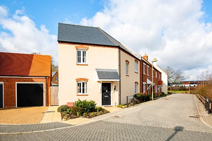 3 Bedroom End Of Terrace House For Sale In Huntingdon Road, Bicester, Oxfordshire, OX26