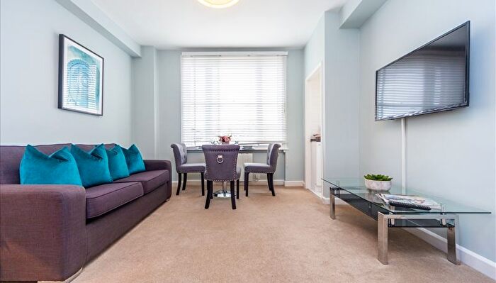1 Bedroom Flat To Rent In Hill Street, London, W1J