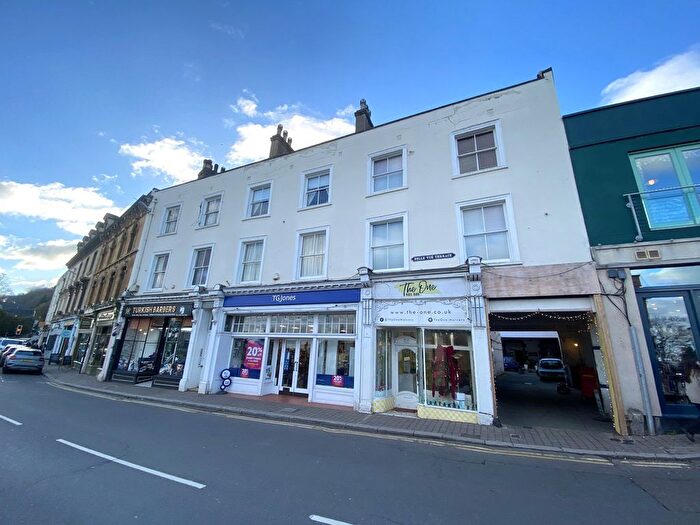 1 Bedroom Flat For Sale In Belle Vue Terrace, Malvern, Worcestershire, WR14