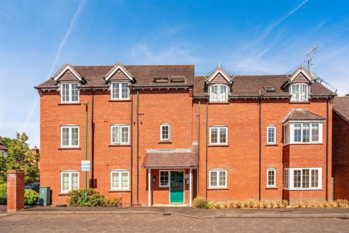 1 Bedroom Apartment For Sale In Foxley Drive, Catherine-De-Barnes, Solihull, B91