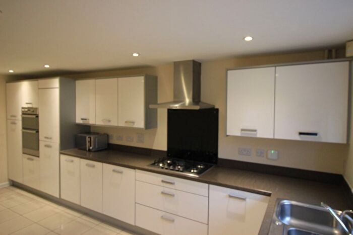 5 Bedroom Detached House To Rent In Tabby Drive, Three Mile Cross, RG7