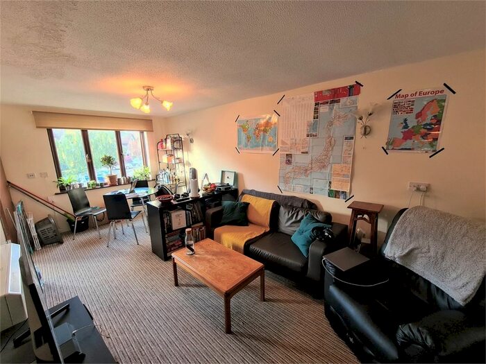 2 Bedroom Flat To Rent In Deanery Close, East Finchley, N2