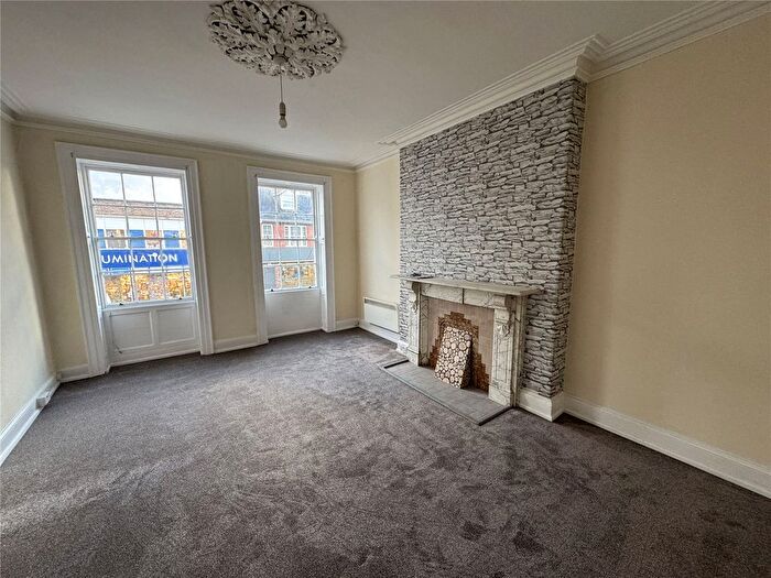 2 Bedroom Flat To Rent In East Reach, Taunton, Somerset, TA1