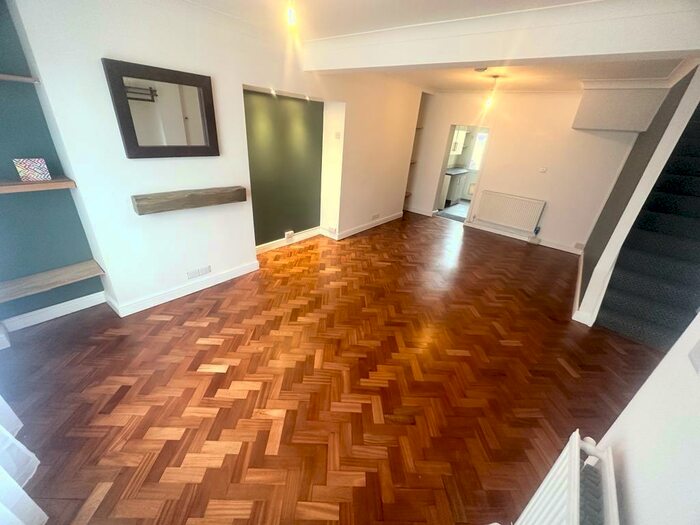 3 Bedroom Terraced House To Rent In Cemetery Road, Bridgend, CF31