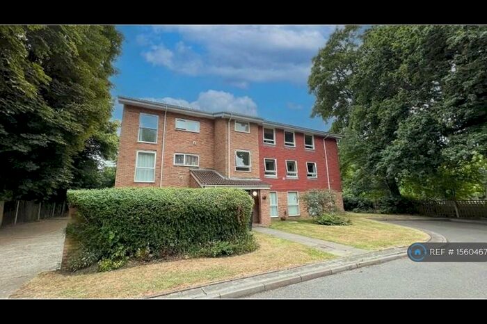 2 Bedroom Flat To Rent In Bloxworth Close, Wallington, SM6