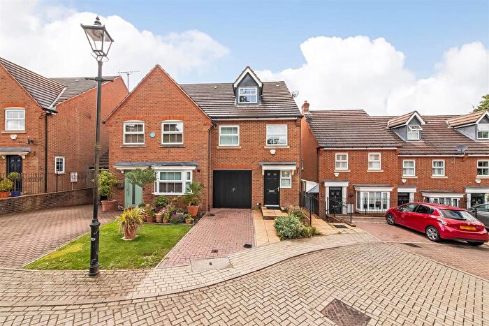 3 Bedroom Semi-Detached House For Sale In Newbery Close, Caterham, CR3