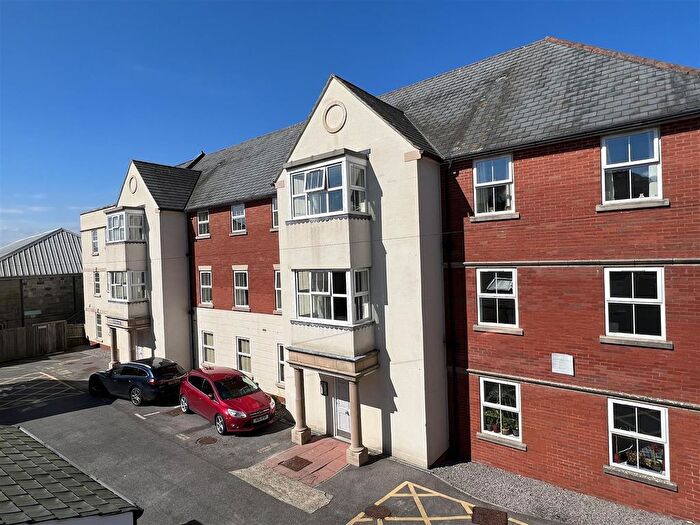 2 Bedroom Property To Rent In West Street, Axminster, EX13