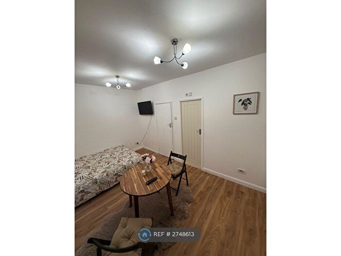 Studio To Rent In East Lane, Wembley, HA0