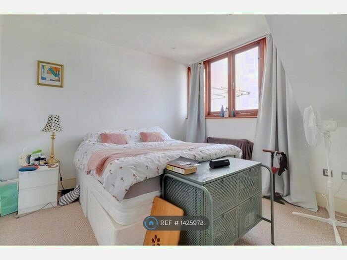2 Bedroom Flat To Rent In Ockley Road, London, SW16