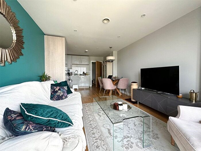 2 Bedroom Flat To Rent In Cavalier Close, Wallington, SM6
