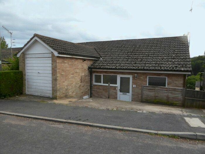 2 Bedroom Land To Rent In Commonwealth Road, Caterham, CR3