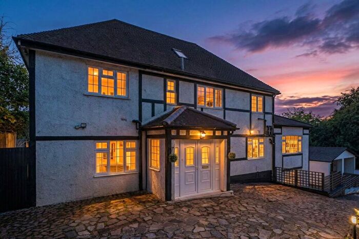 6 Bedroom Detached House For Sale In Gravelly Hill, Caterham, CR3