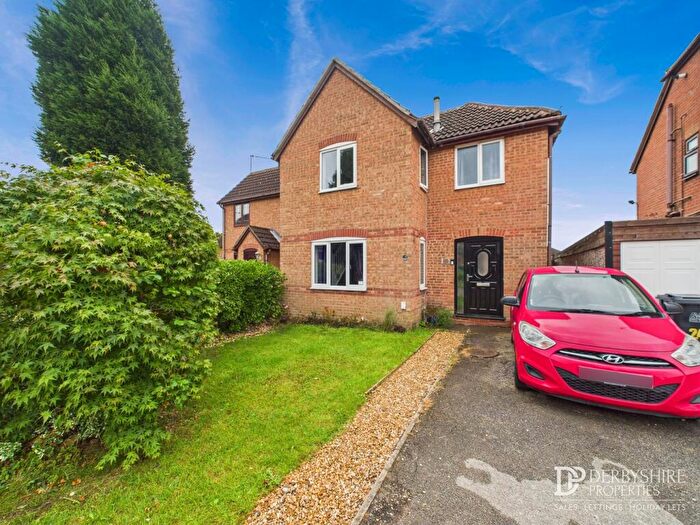 3 Bedroom Semi-Detached House For Sale In Cantley Road, Riddings, DE55