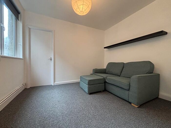 1 Bedroom Flat To Rent In Llanbleddian Gardens, Cathays, CF24
