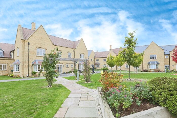 1 Bedroom Flat For Sale In Sargent Square, Broadway, Worcestershire, WR12