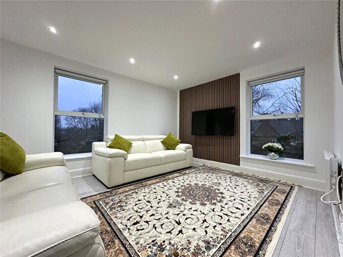 2 Bedroom Apartment To Rent In Gardenhurst, Cardigan Road, Leeds, West Yorkshire, LS6