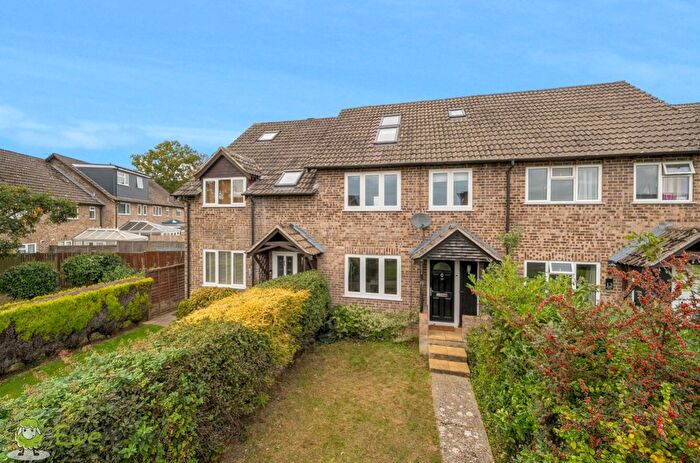 4 Bedroom Terraced House For Sale In Selborne Walk, Tadley, Hampshire, RG26