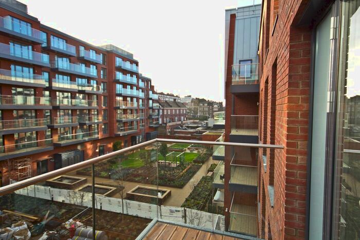 2 Bedroom Flat To Rent In Gaumont Place, Streatham Hill, London, SW2