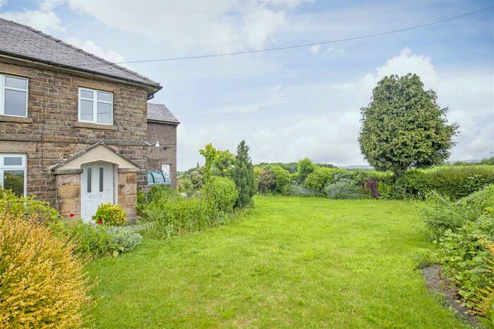 3 Bedroom Semi-Detached House To Rent In Shire Lane, Heath, Chesterfield, S44