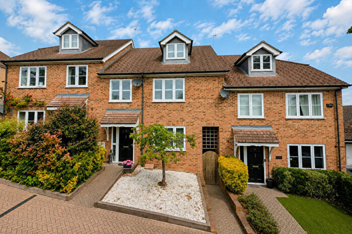 5 Bedroom Town House For Sale In Cemmaes Court Road, Hemel Hempstead, HP1