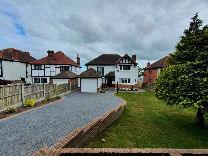 4 Bedroom Detached House To Rent In London Road, CT11