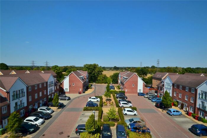 2 Bedroom Apartment To Rent In Chadwick Road, Slough, Berkshire, SL3