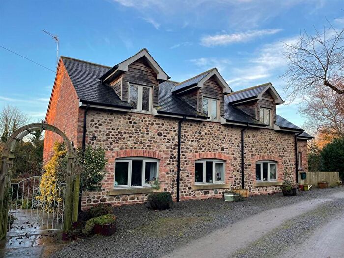 5 Bedroom House For Sale In Water End, Brompton, DL6