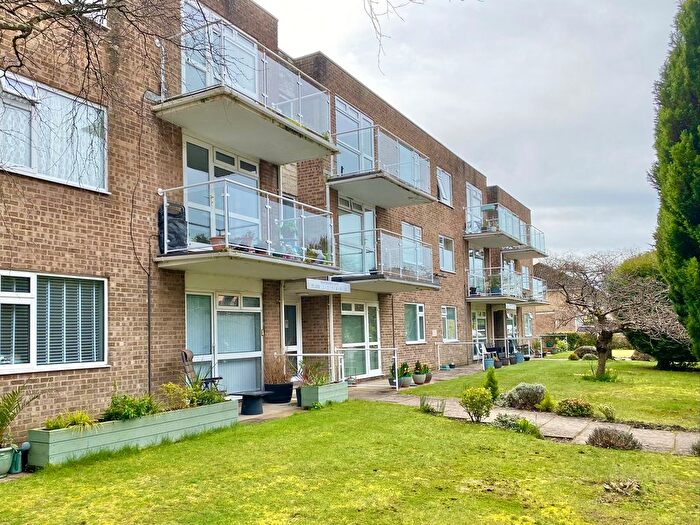 3 Bedroom Flat For Sale In Westbourne Gate Grosvenor Road, Westbourne, BH4